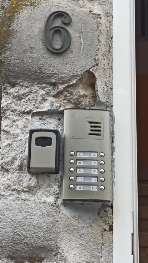 Apartament O Descanso Da Abella Ourense Zewnętrze zdjęcie